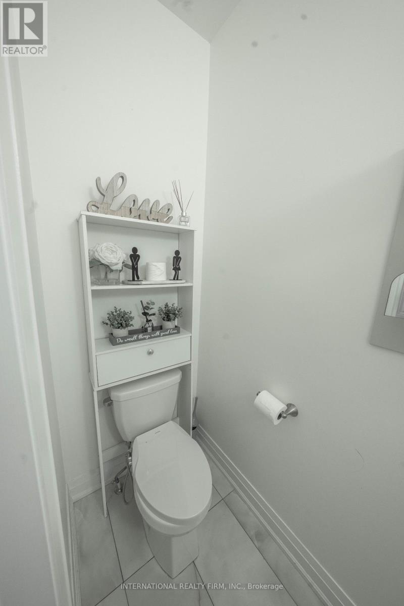 61 Tiberini Way, Bradford West Gwillimbury, Ontario  L3Z 4K3 - Photo 48 - N12683226