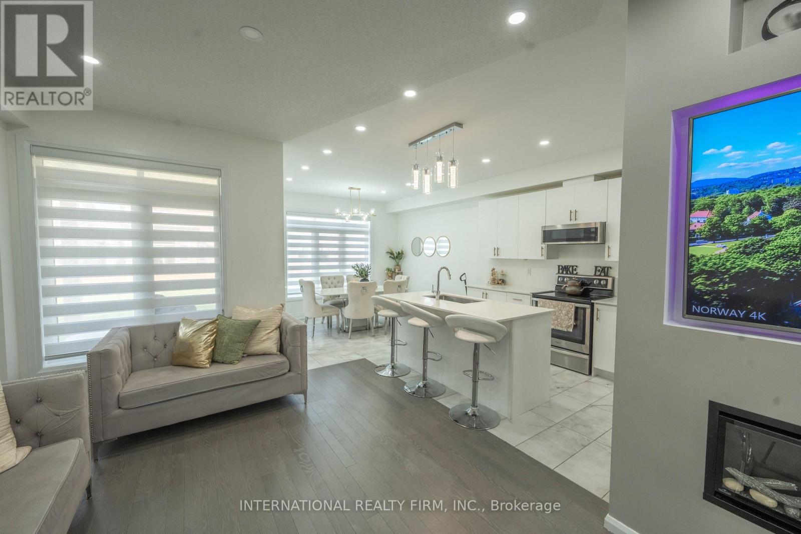 61 Tiberini Way, Bradford West Gwillimbury, Ontario  L3Z 4K3 - Photo 8 - N12683226