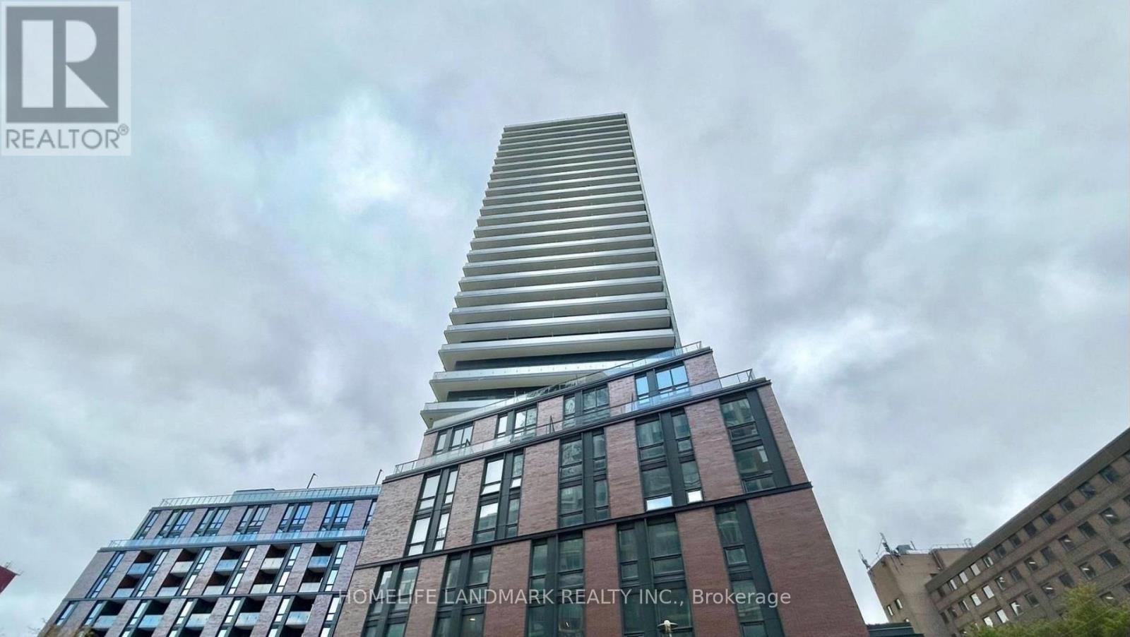 <div class="slider-price">$2,080 Monthly</div><p>527 - 35 Parliament Street, Toronto, Ontario</p>