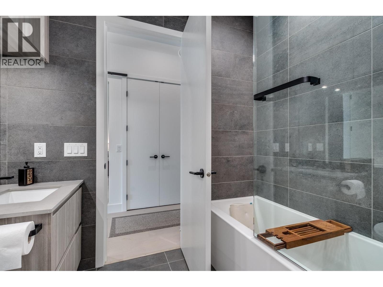 307 300 Salter Street, New Westminster, British Columbia  V3M 0L9 - Photo 33 - R3065736