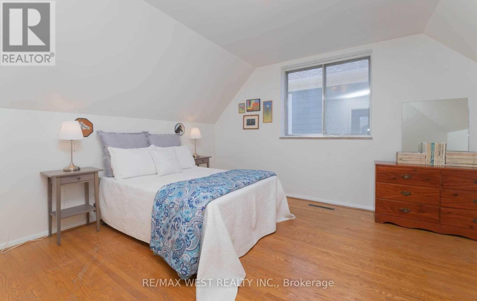 32 Broadleaf Road, Toronto, Ontario  M3B 1C2 - Photo 19 - C12681604