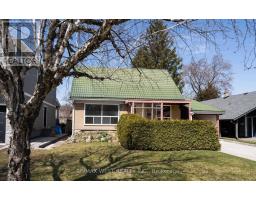 32 BROADLEAF ROAD, Toronto, Ontario