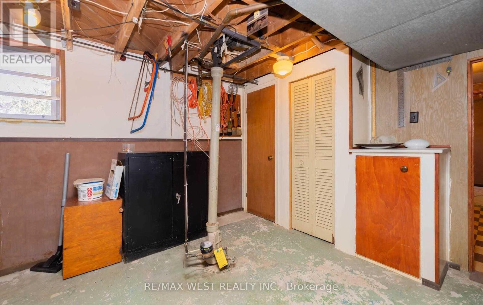 32 Broadleaf Road, Toronto, Ontario  M3B 1C2 - Photo 26 - C12681604