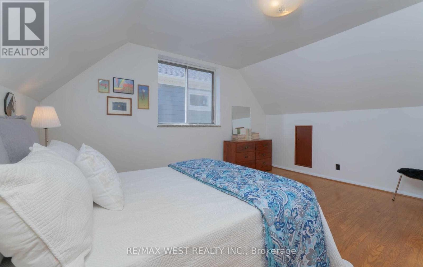 32 Broadleaf Road, Toronto, Ontario  M3B 1C2 - Photo 20 - C12681604