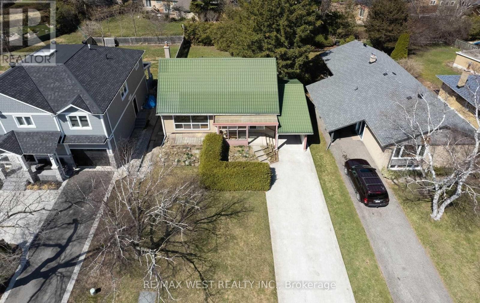 32 Broadleaf Road, Toronto, Ontario  M3B 1C2 - Photo 30 - C12681604