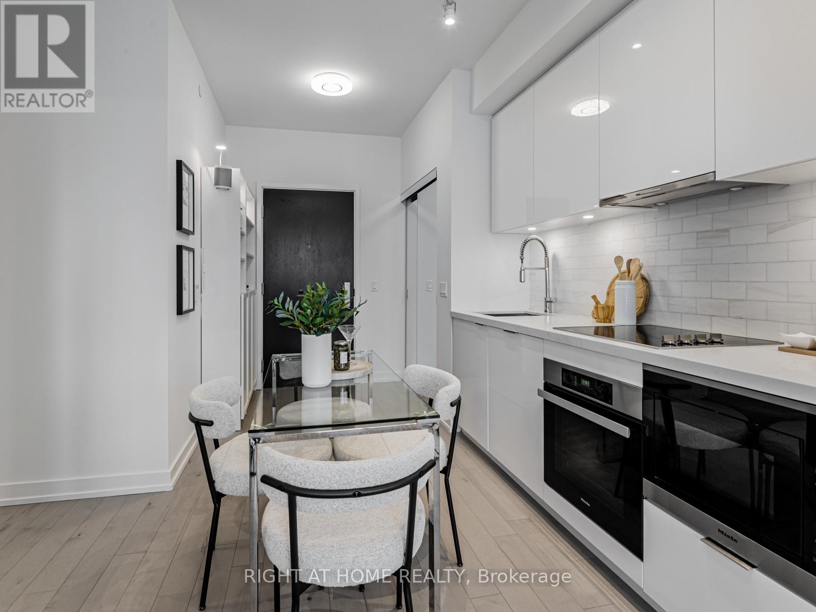 1804 - 158 Front Street, Toronto, Ontario  M5A 0K9 - Photo 12 - C12683252