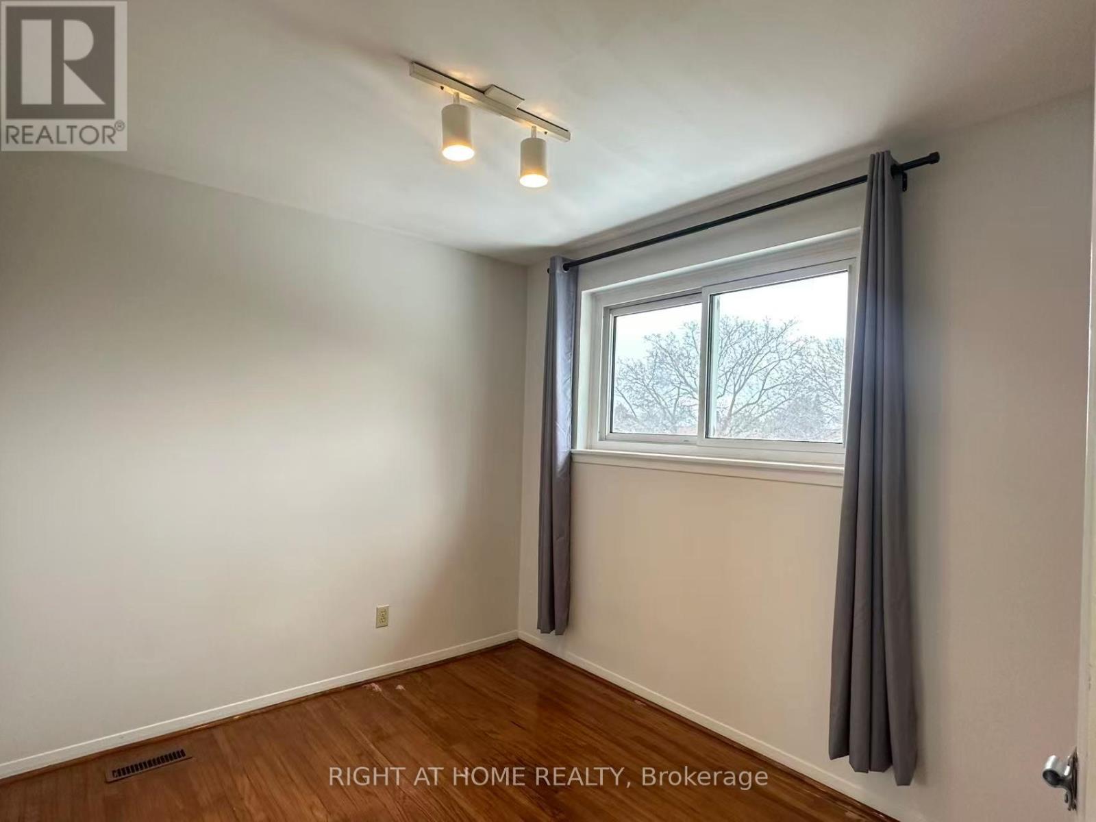 63 Cairnside Crescent, Toronto, Ontario  M2J 3M9 - Photo 11 - C12683268