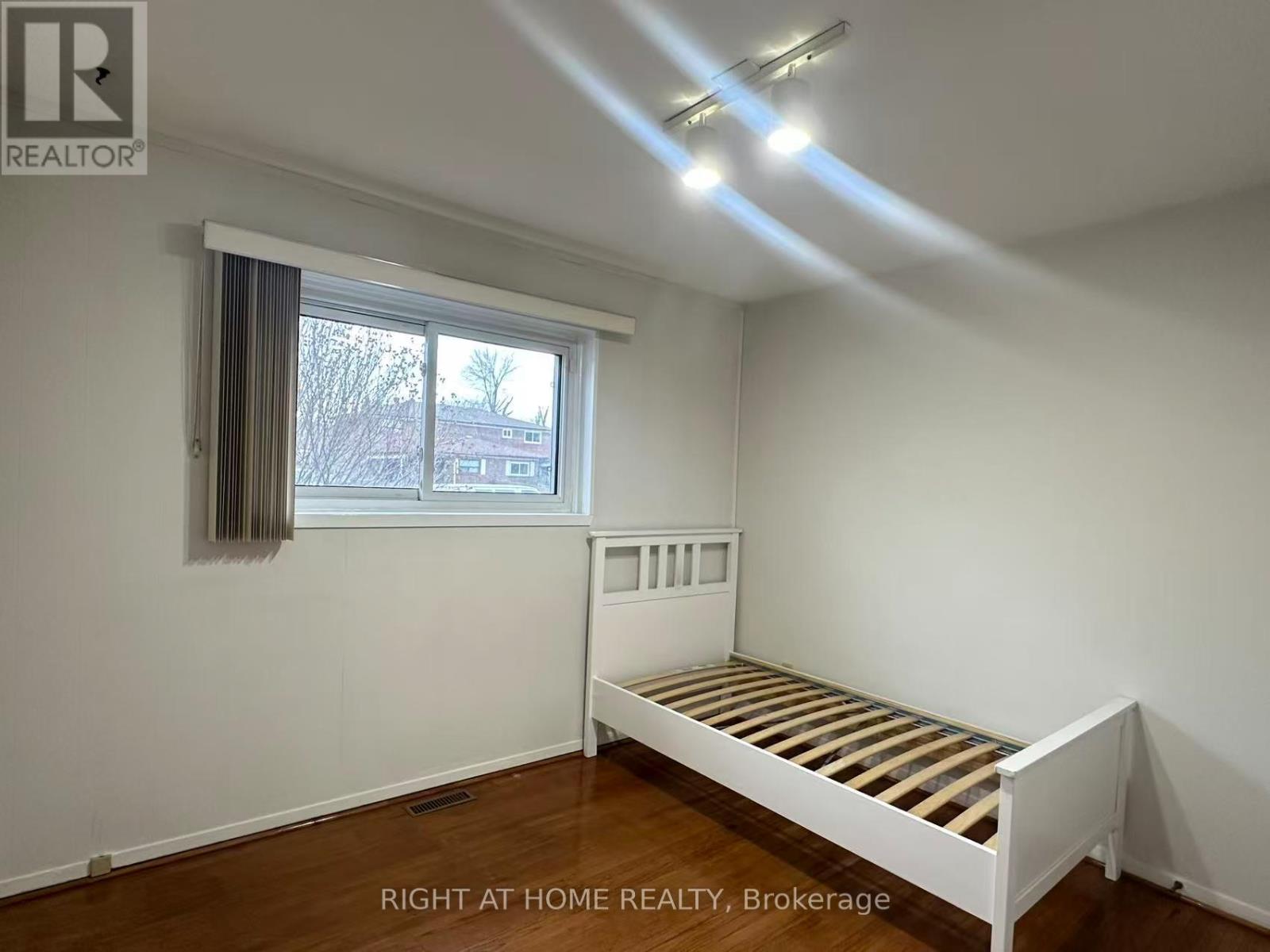 63 Cairnside Crescent, Toronto, Ontario  M2J 3M9 - Photo 9 - C12683268