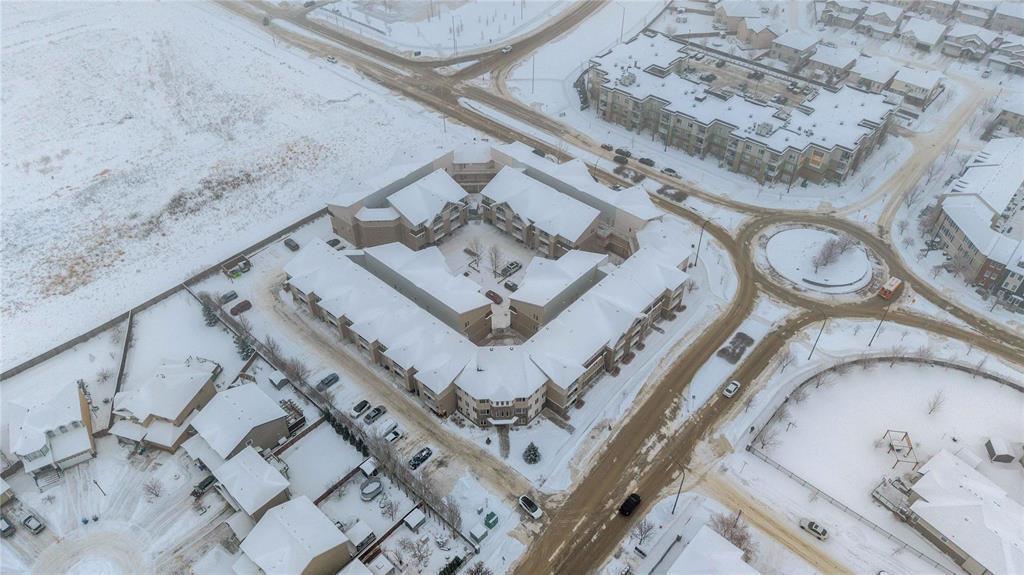 112 235 Bridgeland Drive S, Winnipeg, Manitoba  R3Y 0T7 - Photo 2 - 202600635