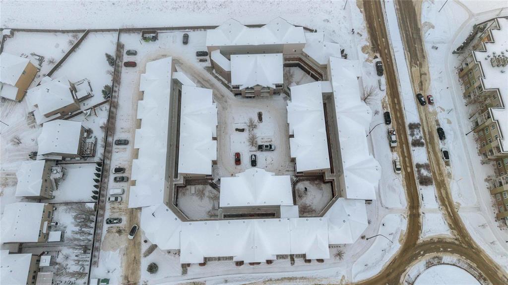 112 235 Bridgeland Drive S, Winnipeg, Manitoba  R3Y 0T7 - Photo 3 - 202600635