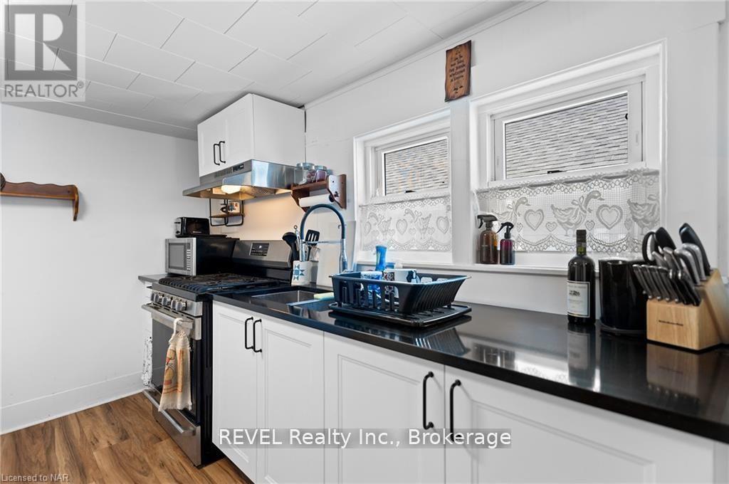 3842 Roxborough Avenue, Fort Erie, Ontario  L0S 1B0 - Photo 8 - X12683294