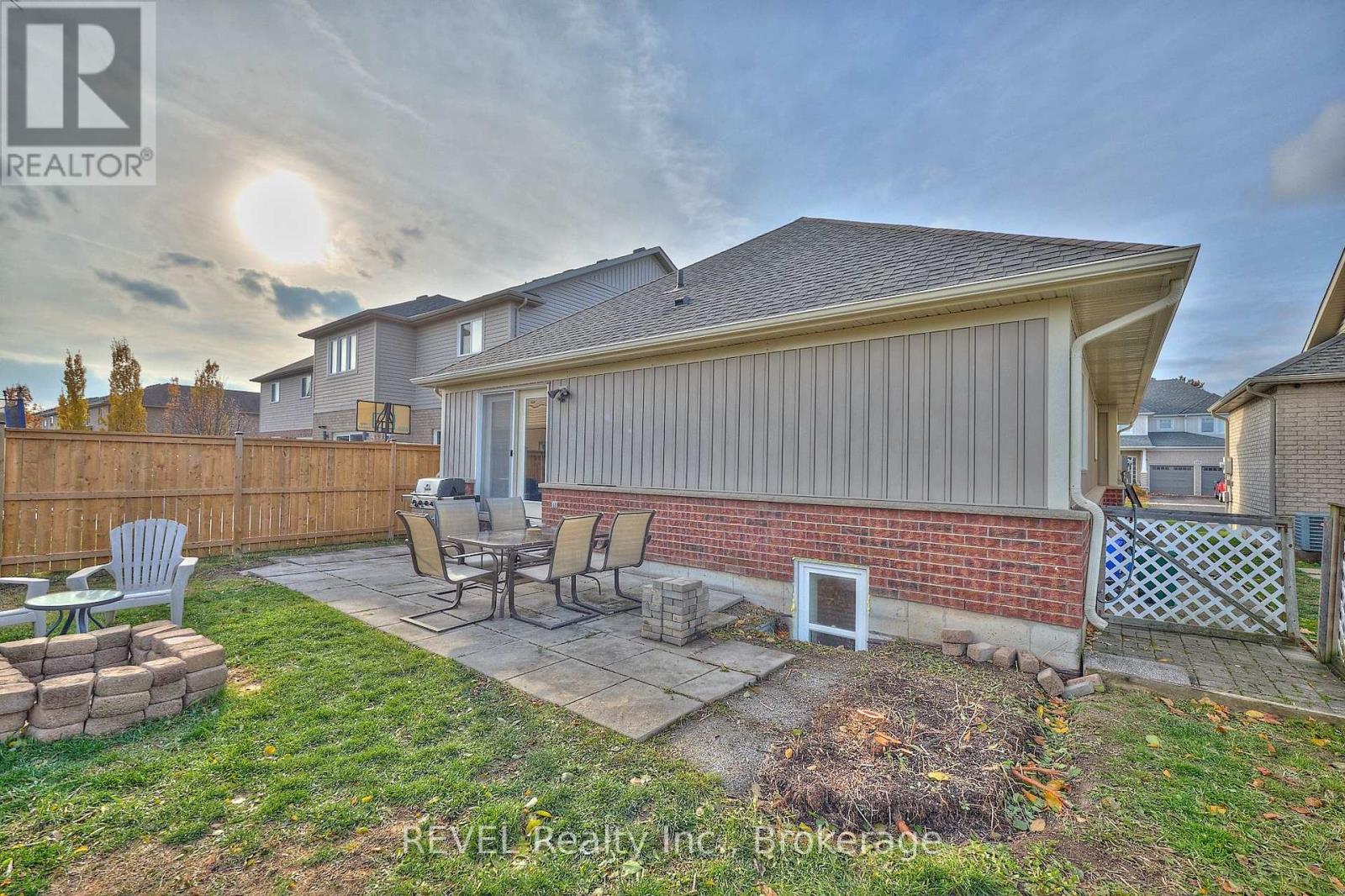 104 Tuliptree Road, Thorold, Ontario  L2V 0A5 - Photo 32 - X12683306