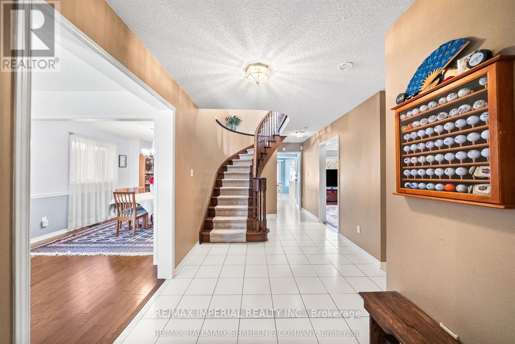 493 Blackstock Road, Newmarket, Ontario  L3Y 8H6 - Photo 2 - N12683302