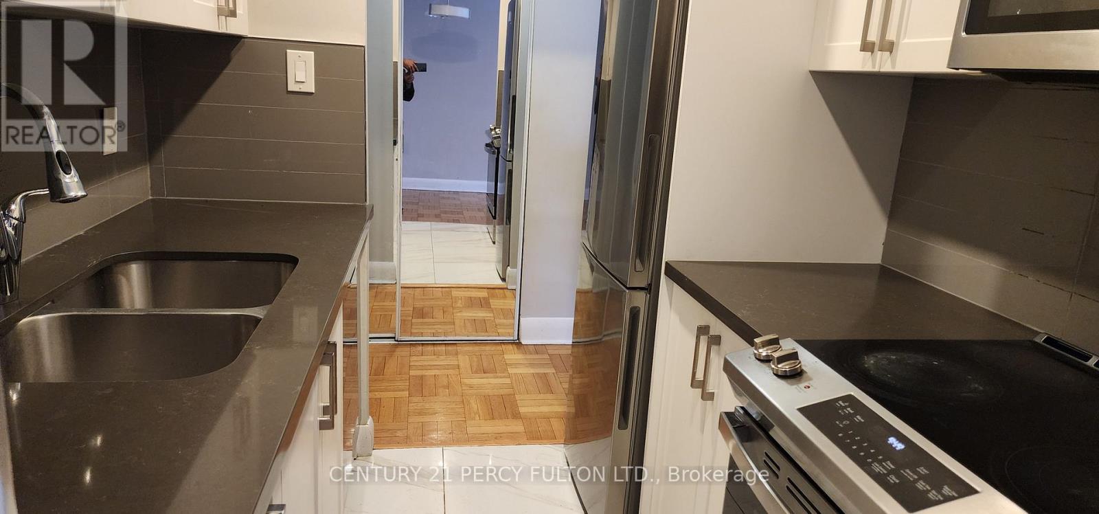 301 - 1305 Wilson Street, Toronto, Ontario  M3M 1J4 - Photo 5 - W12683304