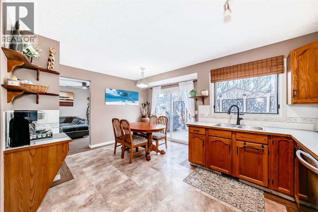 228 Woodside Road Nw, Airdrie, Alberta  T4B 2E2 - Photo 4 - A2271199