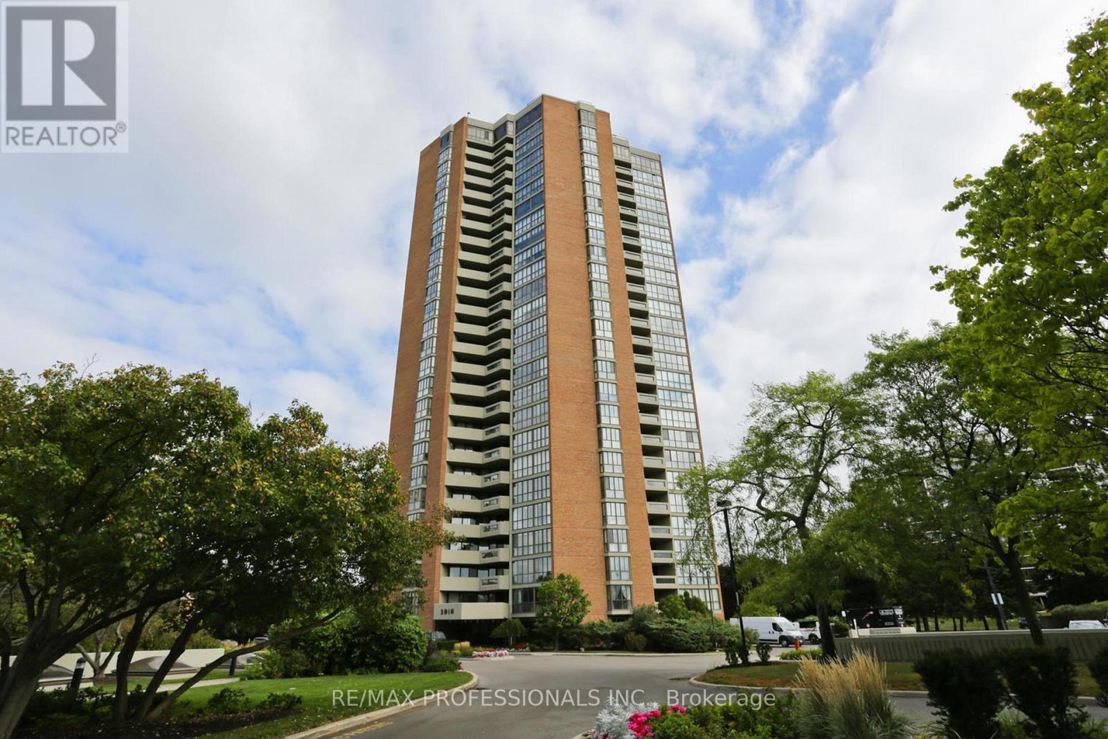 1806 - 2010 ISLINGTON AVENUE, Toronto, Ontario