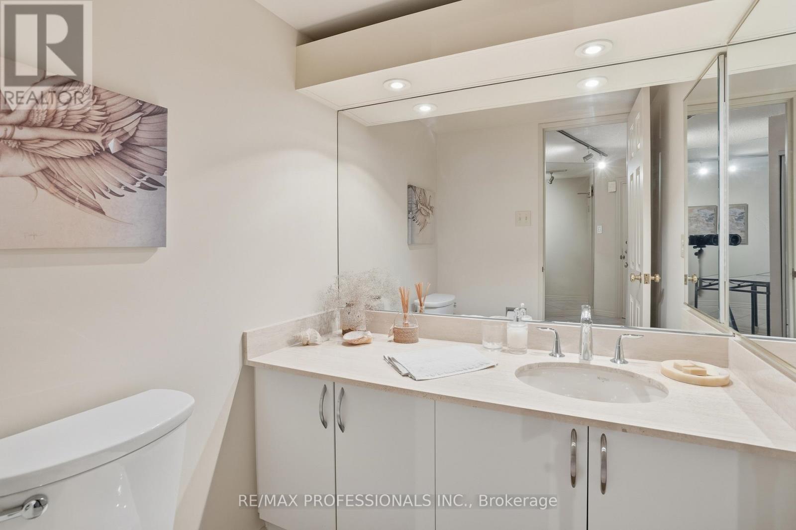 1806 - 2010 Islington Avenue, Toronto, Ontario  M9P 3S8 - Photo 24 - W12680966