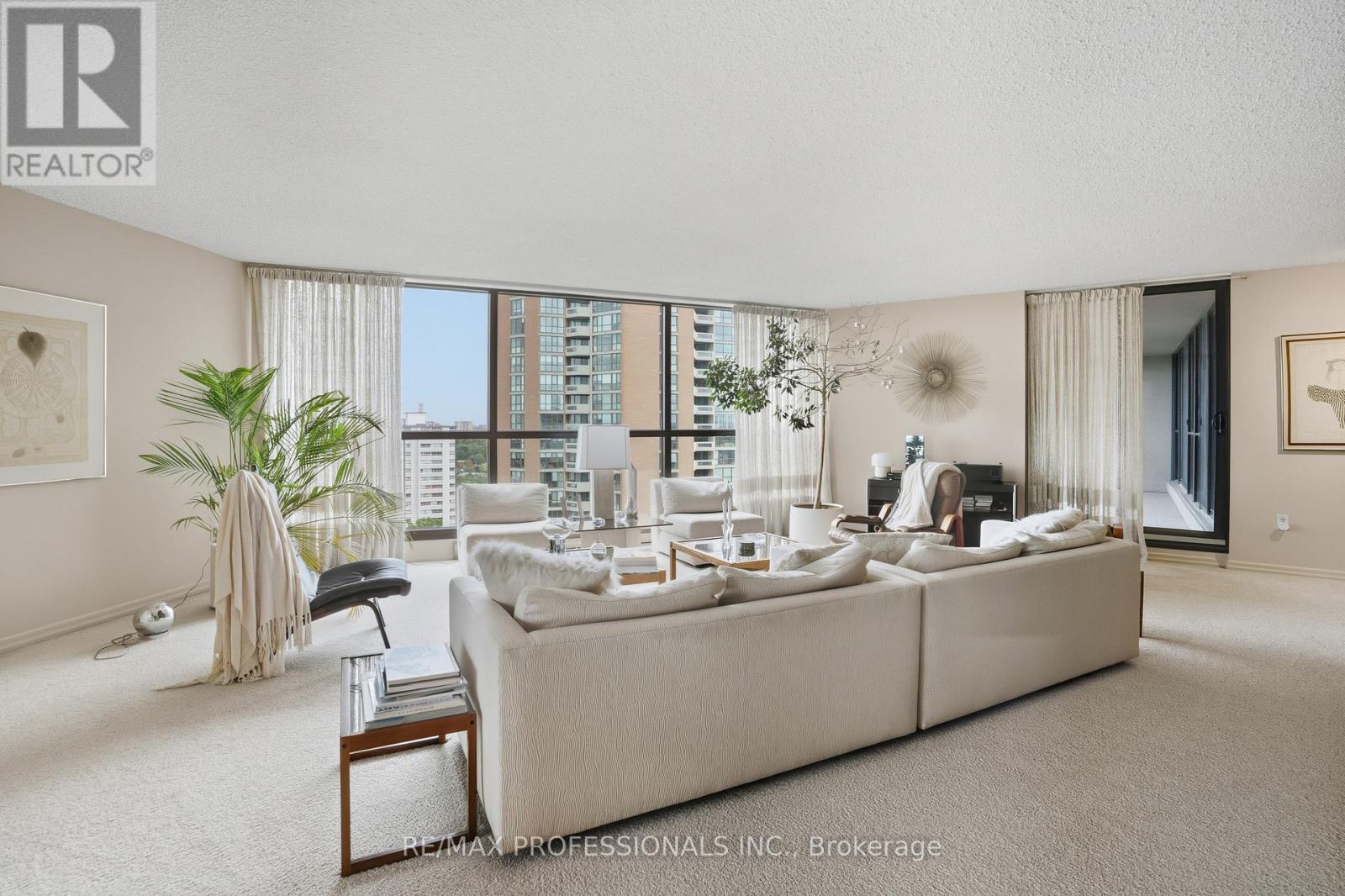 1806 - 2010 Islington Avenue, Toronto, Ontario  M9P 3S8 - Photo 7 - W12680966