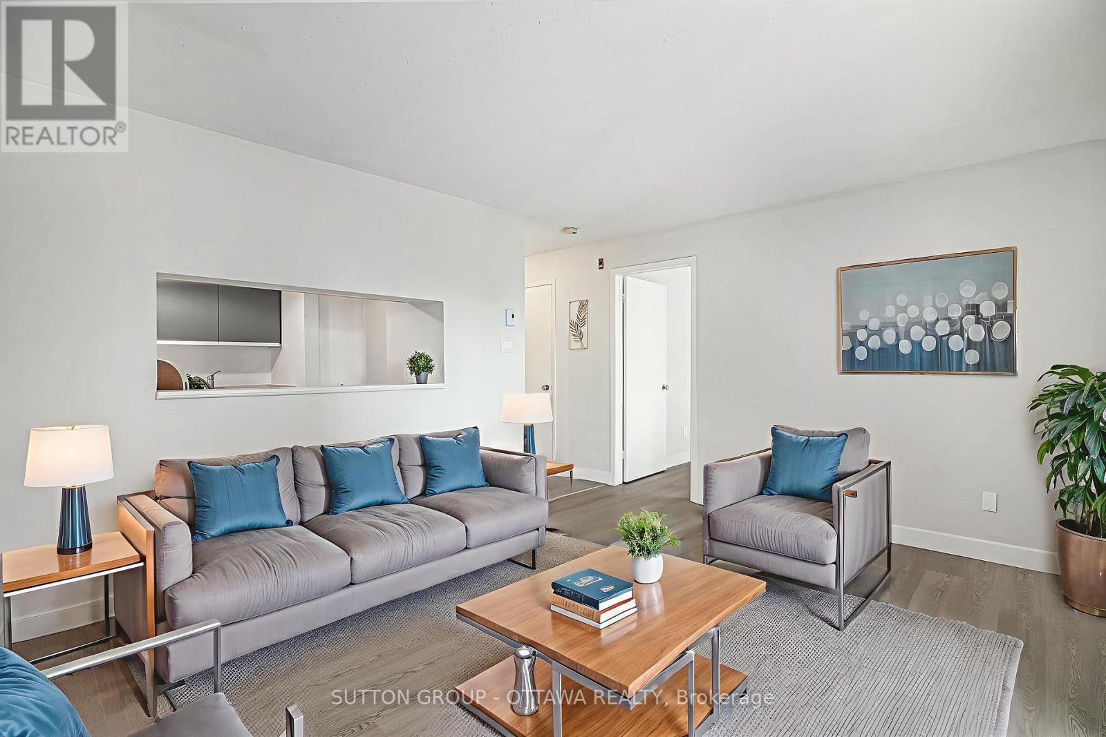 314 - 270 Brittany Drive, Ottawa, Ontario  K1K 4M3 - Photo 4 - X12683316