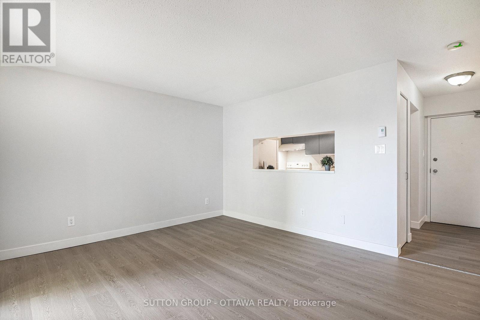 314 - 270 Brittany Drive, Ottawa, Ontario  K1K 4M3 - Photo 6 - X12683316