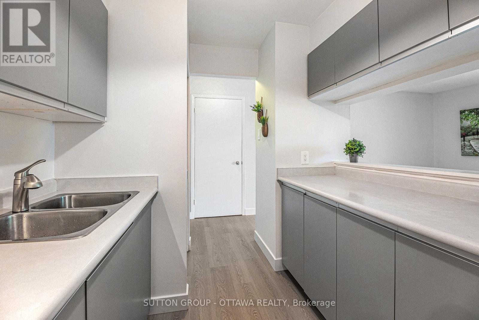 314 - 270 Brittany Drive, Ottawa, Ontario  K1K 4M3 - Photo 7 - X12683316