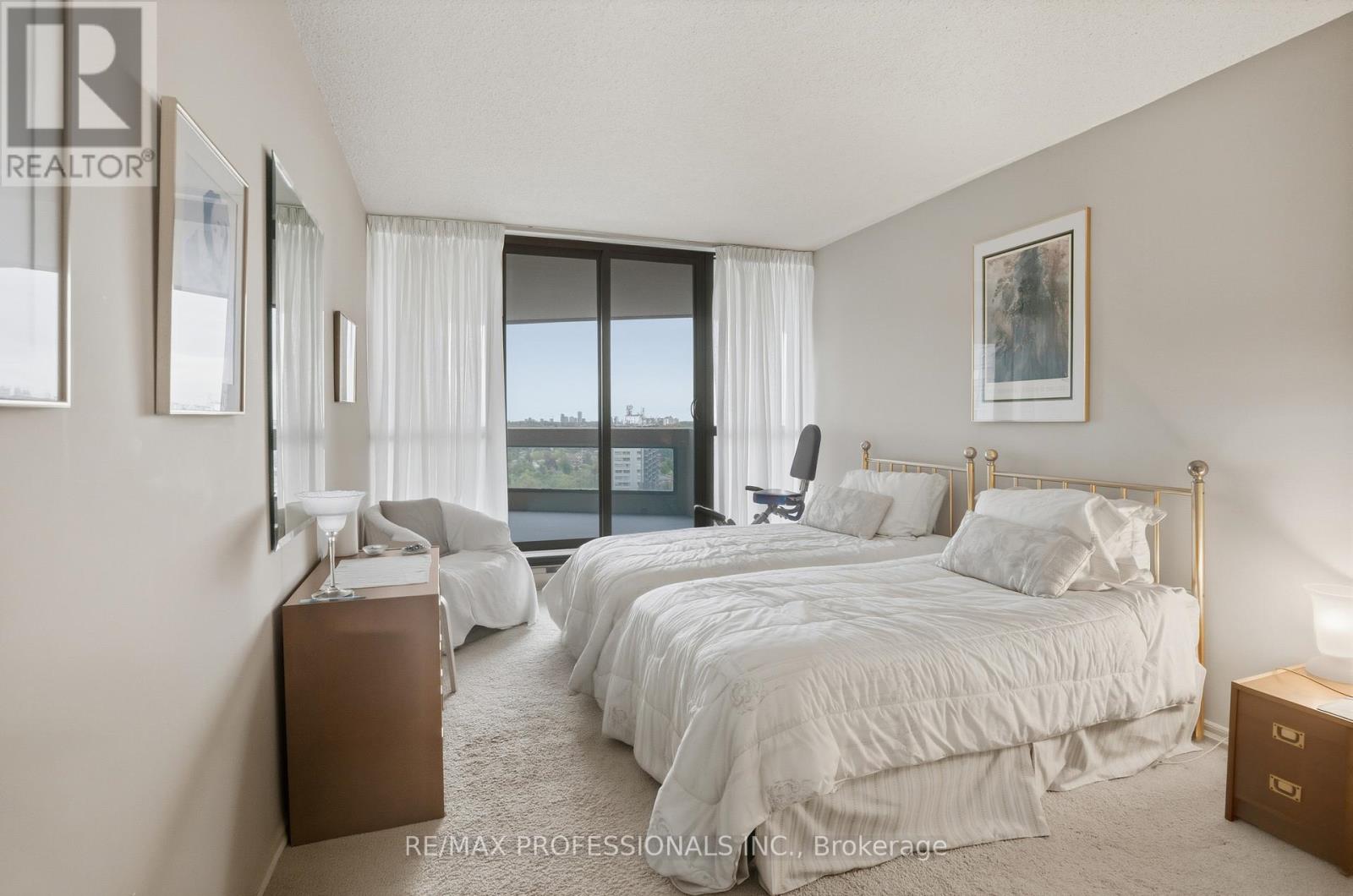 1806 - 2010 Islington Avenue, Toronto, Ontario  M9P 3S8 - Photo 30 - W12680966