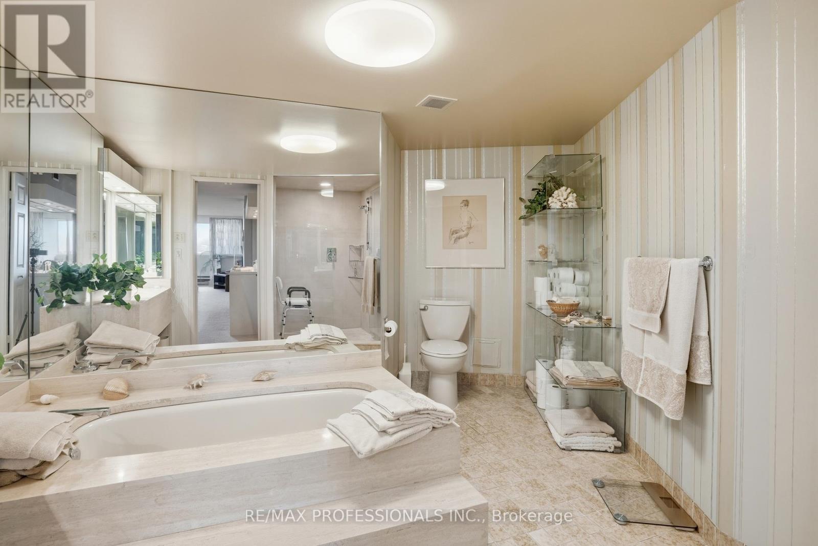 1806 - 2010 Islington Avenue, Toronto, Ontario  M9P 3S8 - Photo 28 - W12680966