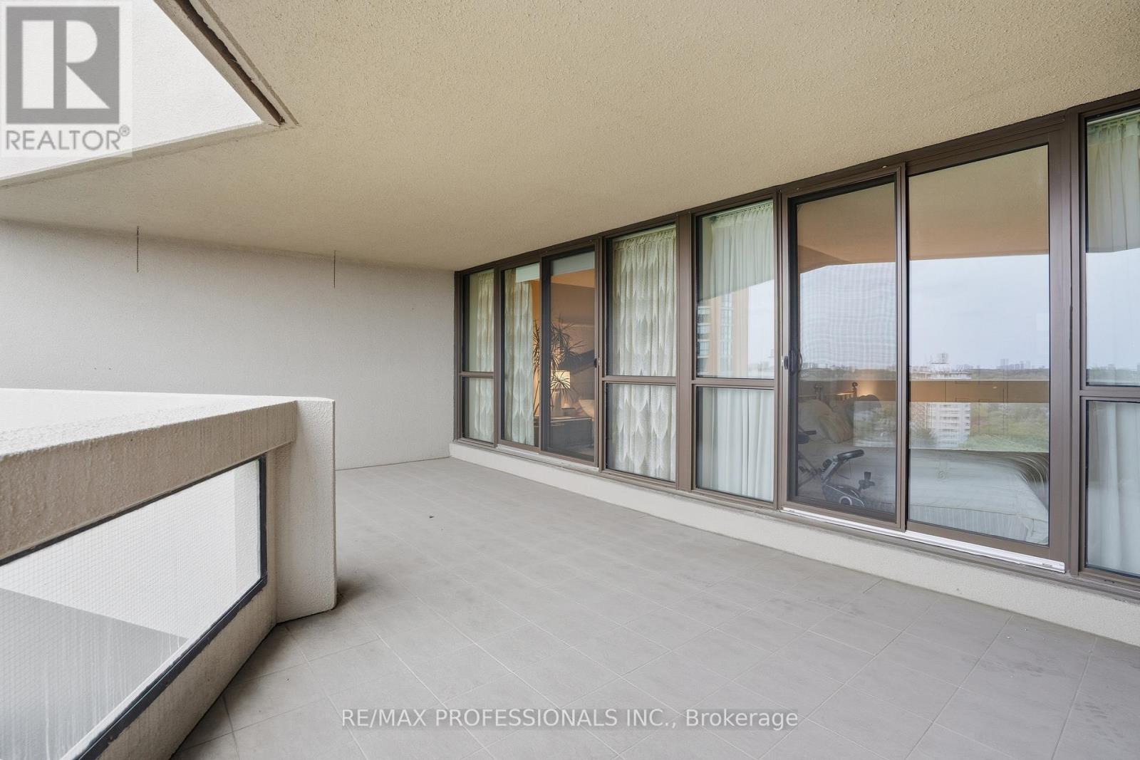 1806 - 2010 Islington Avenue, Toronto, Ontario  M9P 3S8 - Photo 34 - W12680966