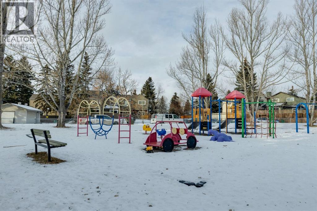 715 Coach Bluff Crescent Sw, Calgary, Alberta  T3H 1A9 - Photo 35 - A2277368