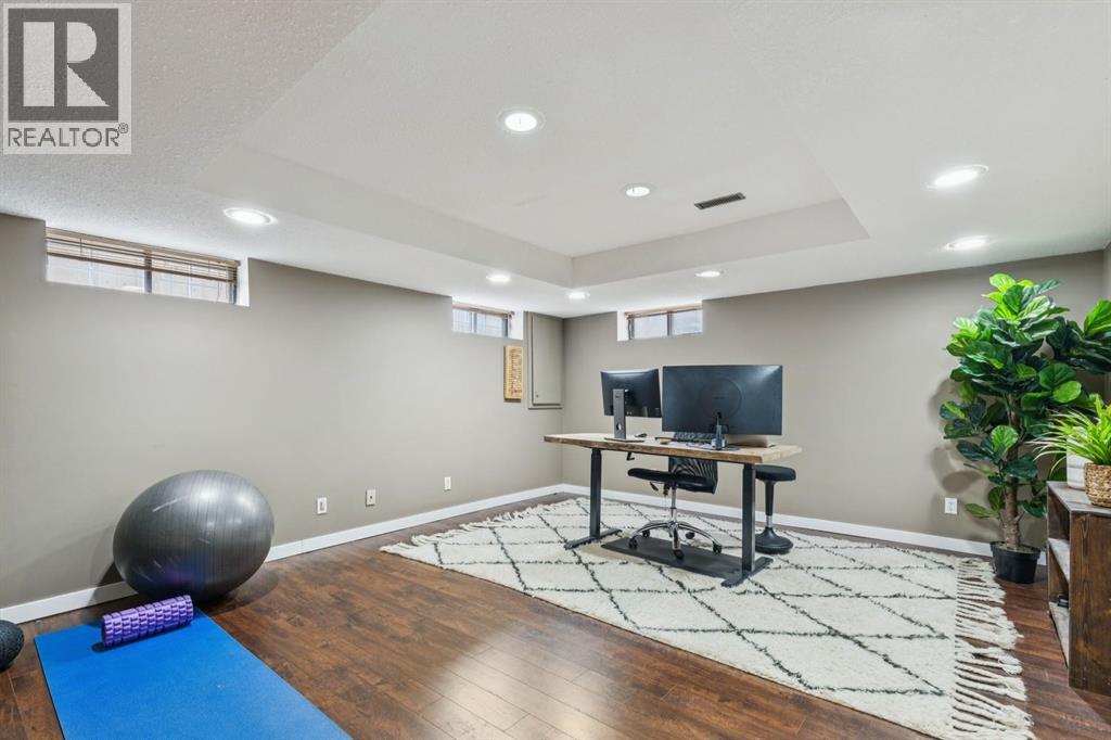 715 Coach Bluff Crescent Sw, Calgary, Alberta  T3H 1A9 - Photo 29 - A2277368