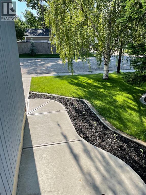 715 Coach Bluff Crescent Sw, Calgary, Alberta  T3H 1A9 - Photo 38 - A2277368