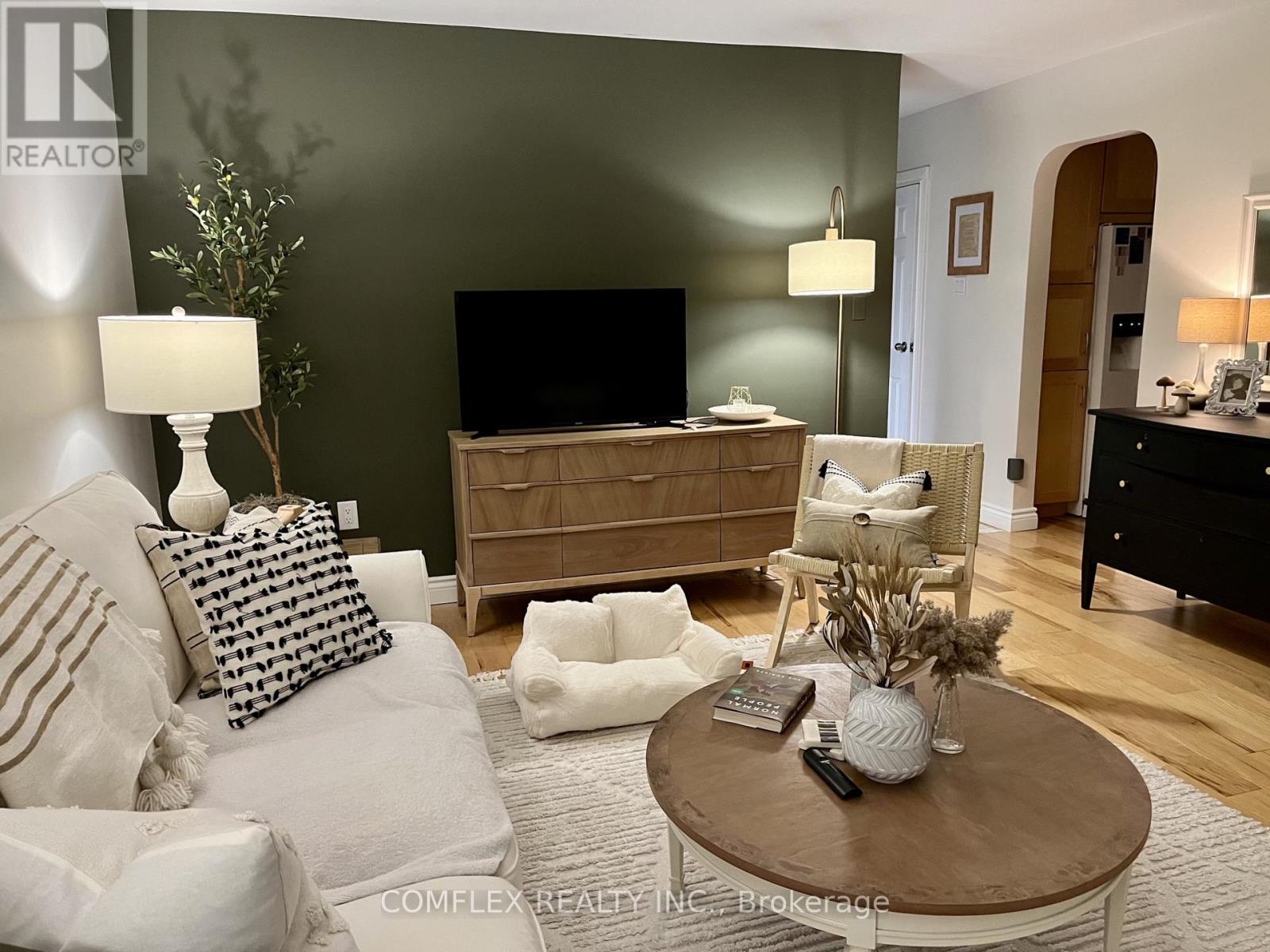 Upper - 40 Bascom Street, Uxbridge, Ontario  L9P 1J3 - Photo 3 - N12680620