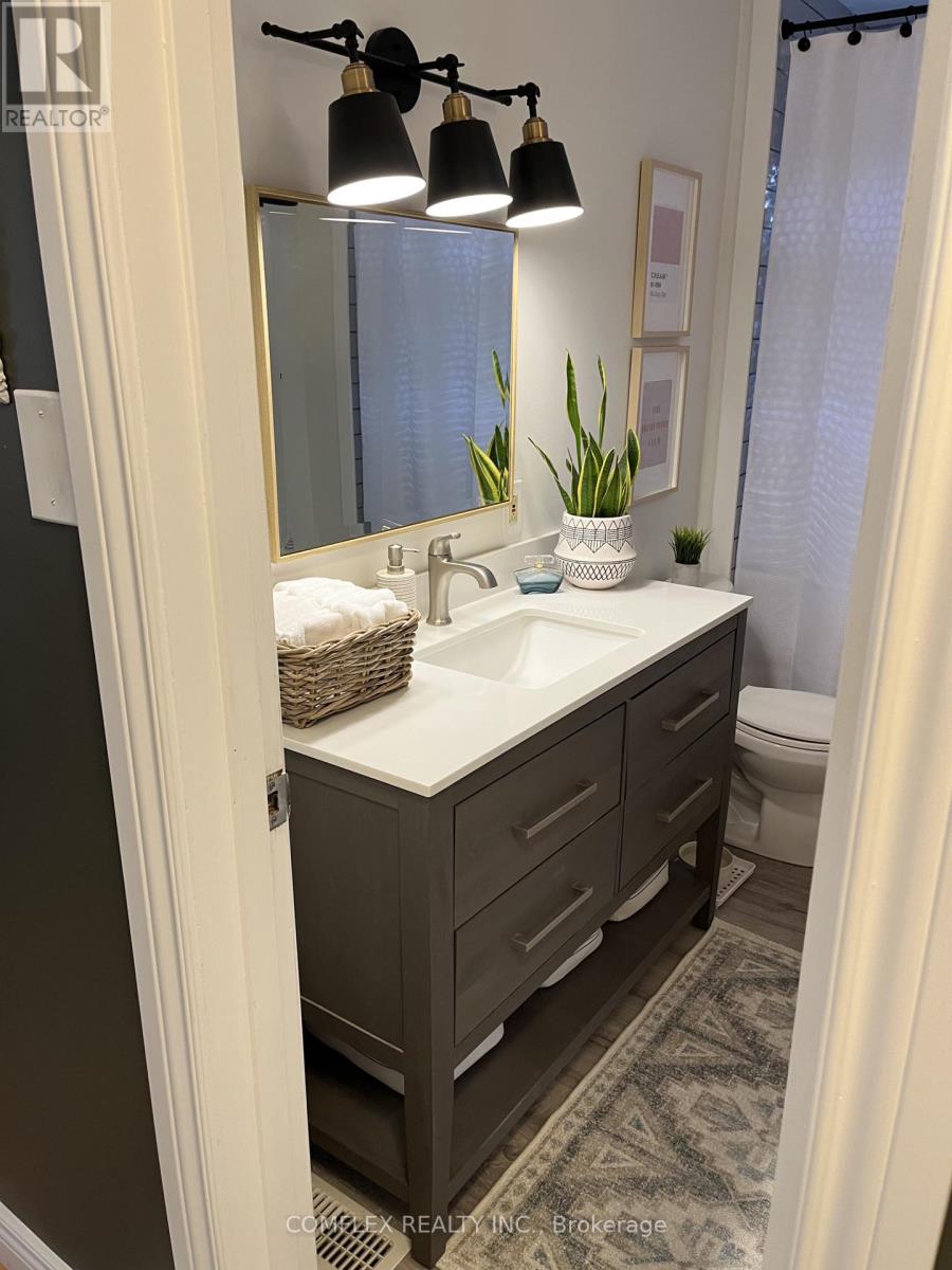 Upper - 40 Bascom Street, Uxbridge, Ontario  L9P 1J3 - Photo 9 - N12680620