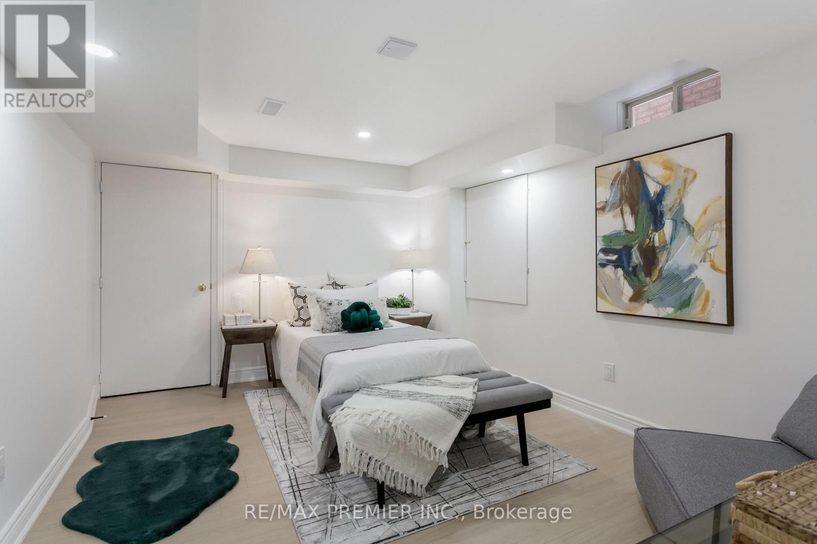 11 Four Seasons Circle, Brampton, Ontario  L7A 2A8 - Photo 7 - W12657800