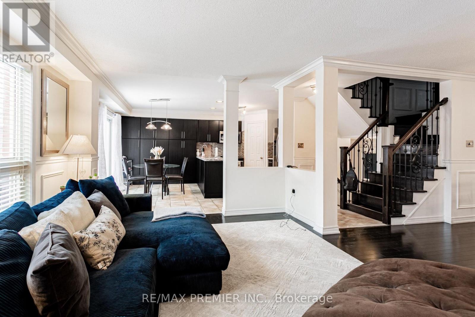 11 Four Seasons Circle, Brampton, Ontario  L7A 2A8 - Photo 9 - W12657800