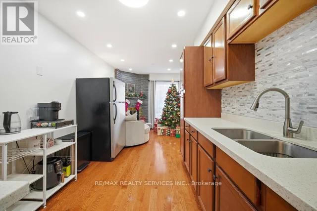 8 Nottawasaga Crescent, Brampton, Ontario  L6Z 1B9 - Photo 16 - W12679868