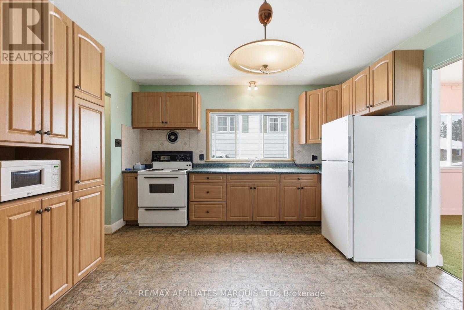 217 Pescod Avenue, Cornwall, Ontario  K6J 2H9 - Photo 7 - X12683340