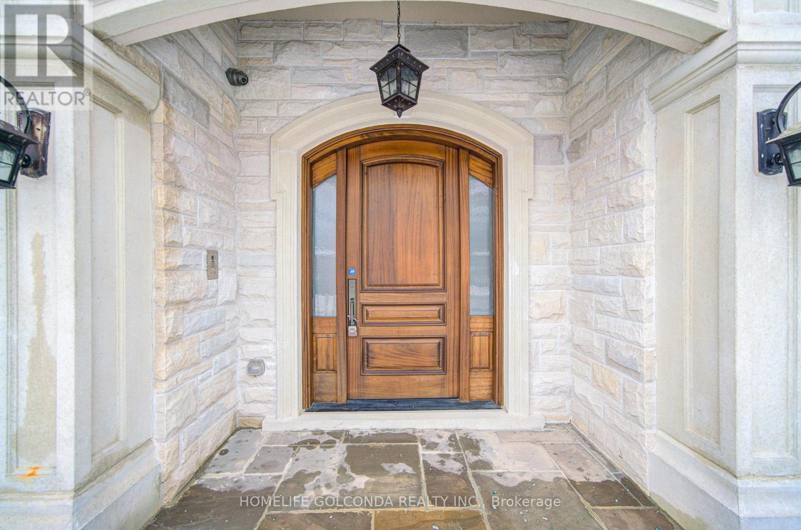 57 Roosevelt Drive, Richmond Hill, Ontario  L4C 6V2 - Photo 3 - N12683326