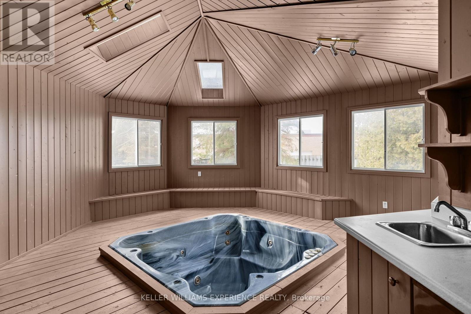 2 Heritage Road, Innisfil, Ontario  L0L 1L0 - Photo 20 - N12683338