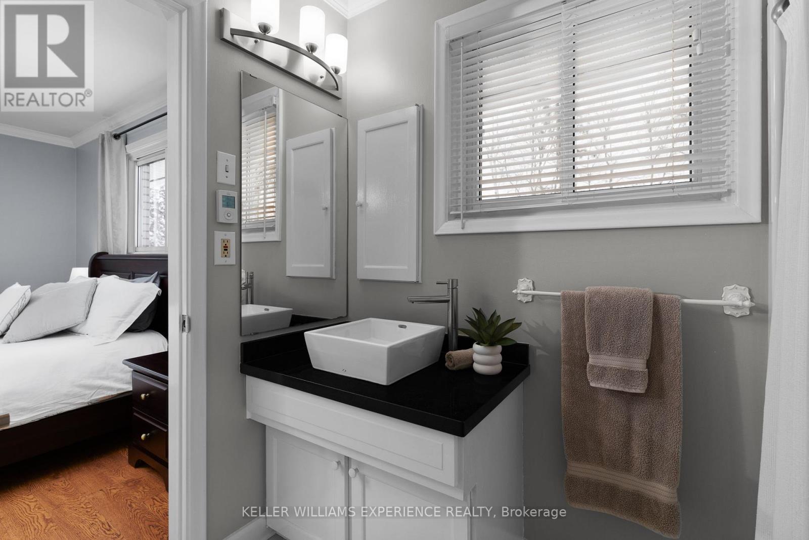 27 Ottaway Avenue, Barrie, Ontario  L4M 2W6 - Photo 10 - S12683334