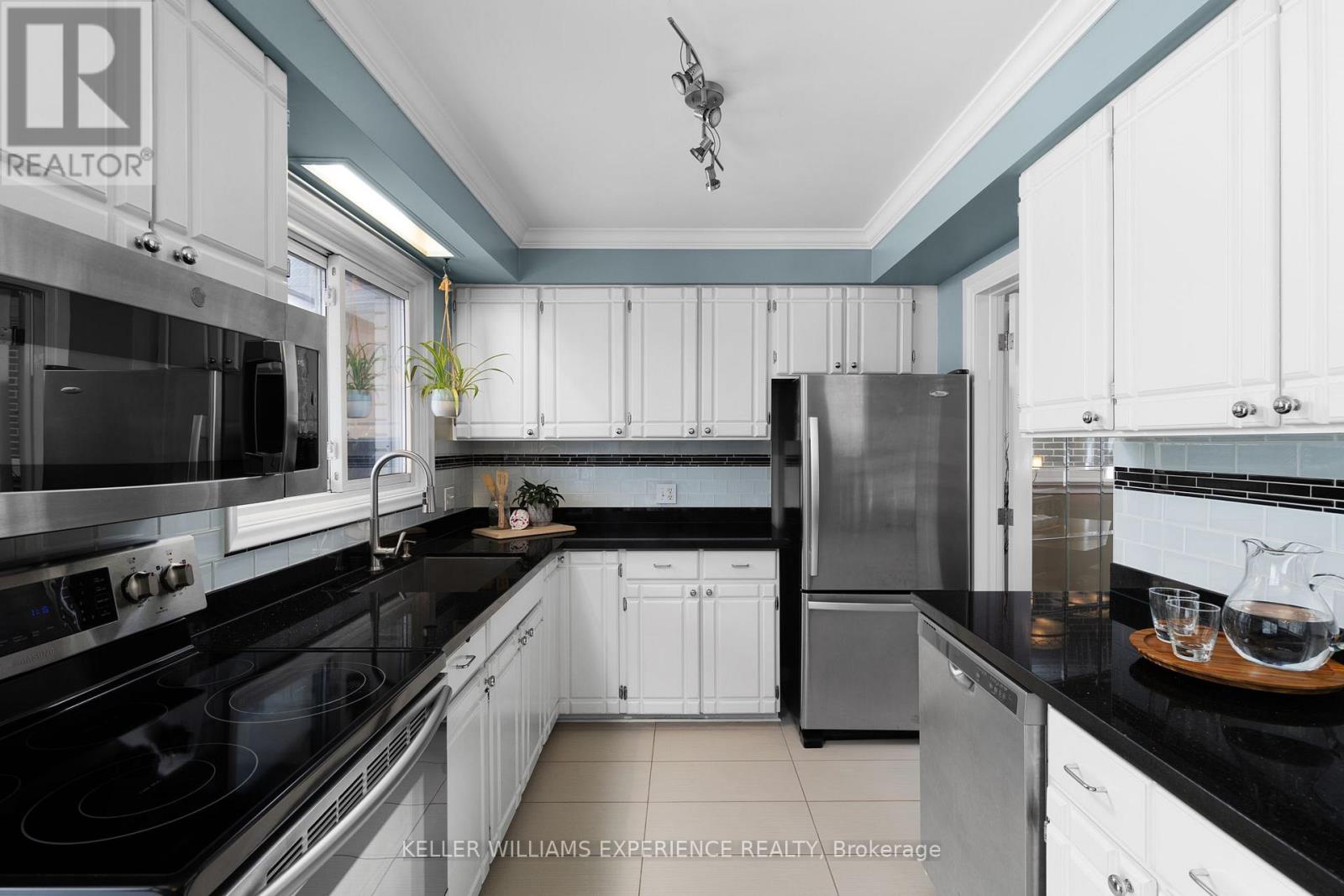 27 Ottaway Avenue, Barrie, Ontario  L4M 2W6 - Photo 6 - S12683334