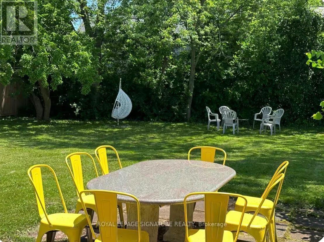 1350 Rebecca Street, Oakville, Ontario  L6L 1Z4 - Photo 4 - W12672052