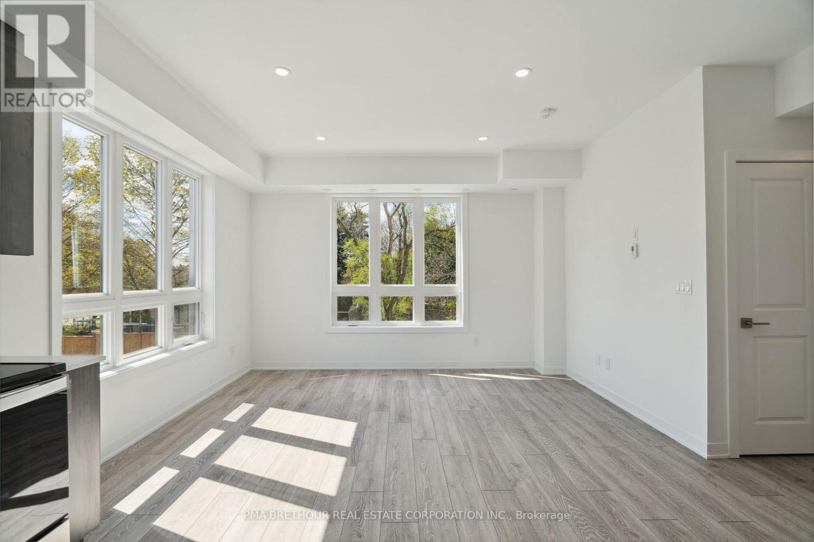 19 - 4045 Hickory Drive, Mississauga, Ontario  L4W 0G6 - Photo 5 - W12683336