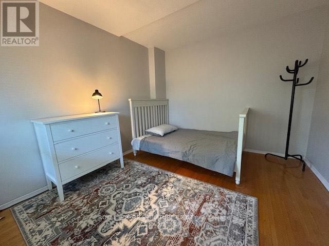 Main - 18 Holland Park Avenue, Toronto, Ontario  M6C 1M1 - Photo 2 - C12682798