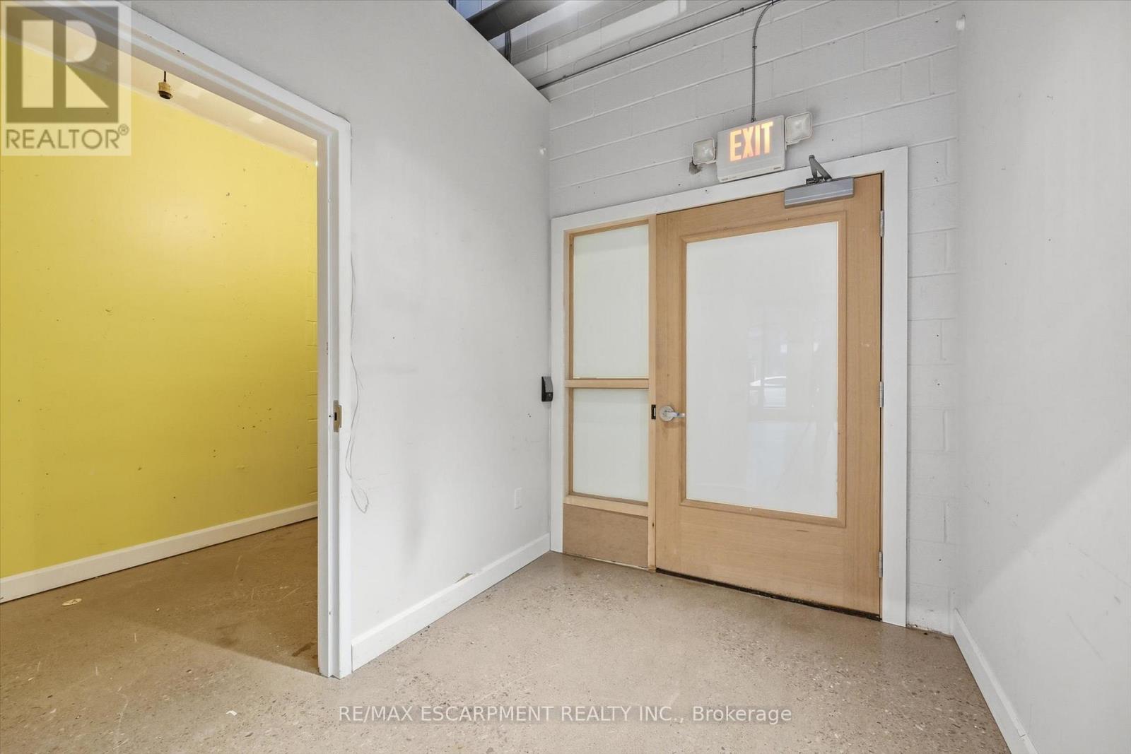 B - 390 Pearl Street, Burlington, Ontario  L7R 2M9 - Photo 15 - W12682636