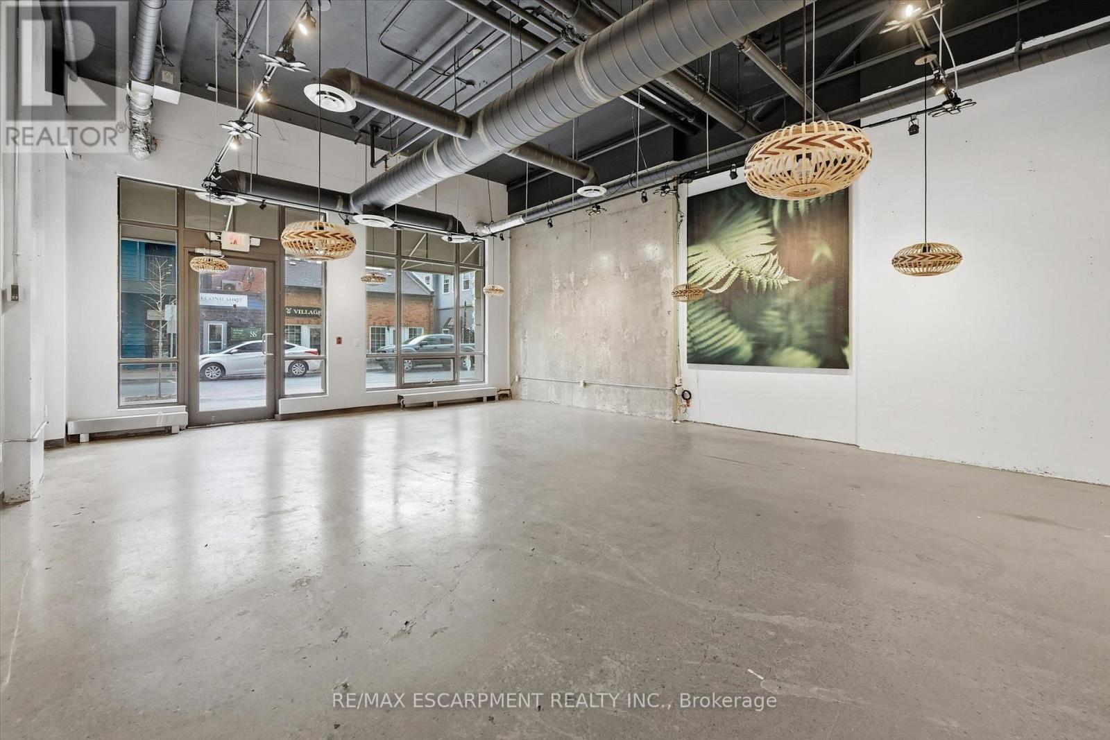 B - 390 Pearl Street, Burlington, Ontario  L7R 2M9 - Photo 10 - W12682636