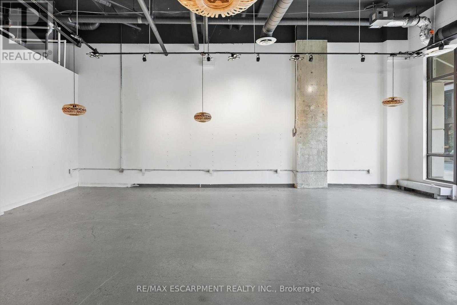 B - 390 Pearl Street, Burlington, Ontario  L7R 2M9 - Photo 11 - W12682636