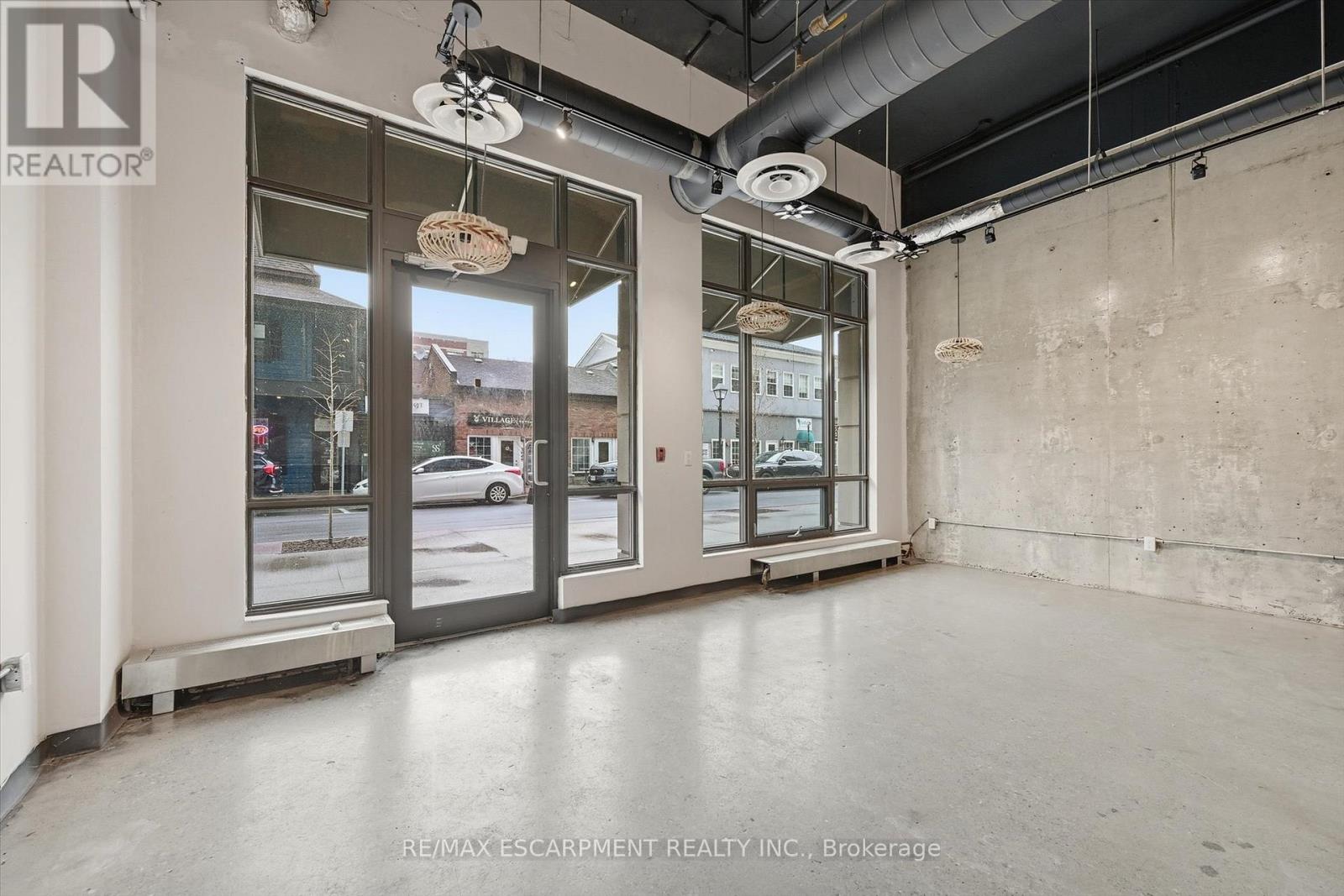 B - 390 Pearl Street, Burlington, Ontario  L7R 2M9 - Photo 6 - W12682636