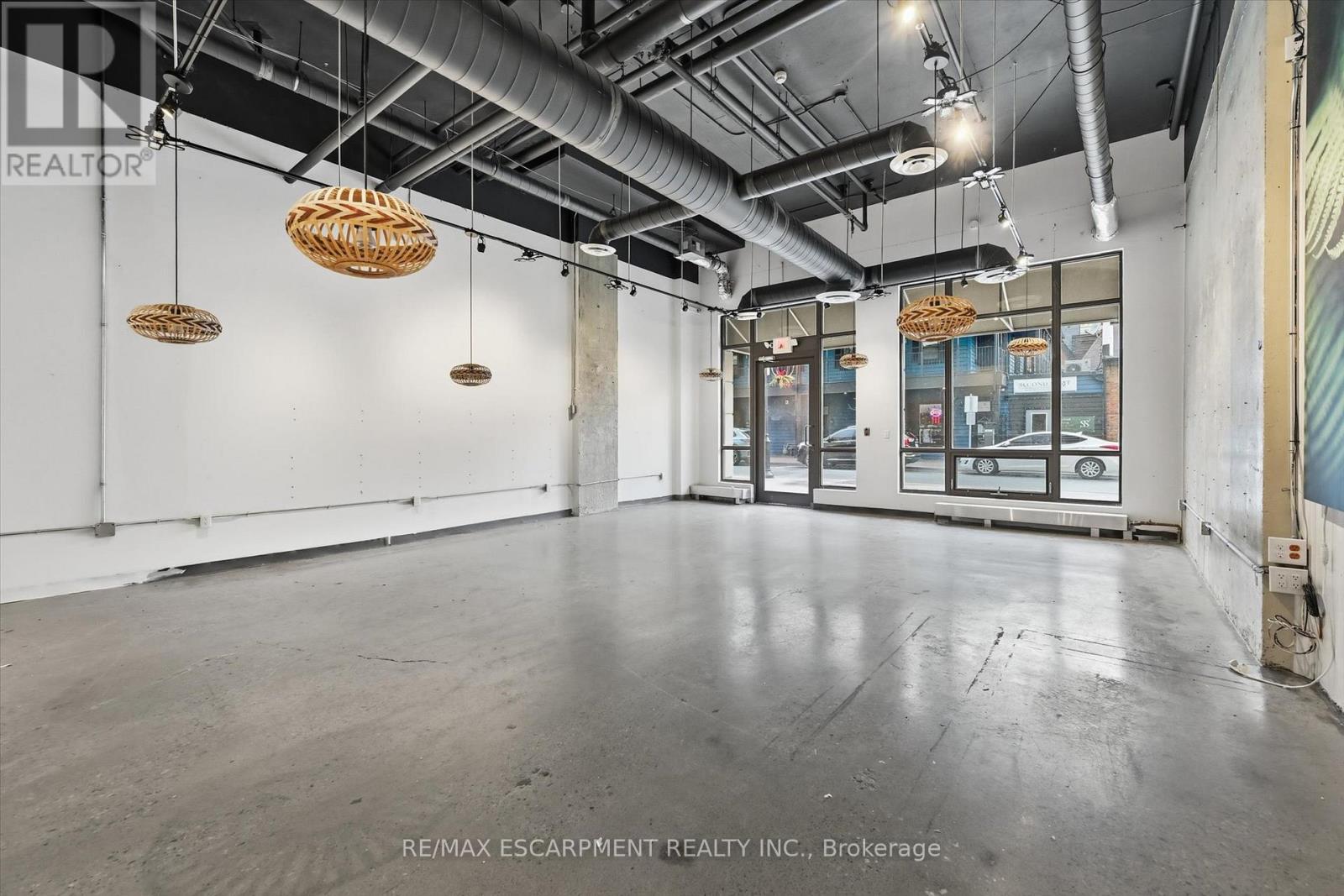 B - 390 Pearl Street, Burlington, Ontario  L7R 2M9 - Photo 8 - W12682636