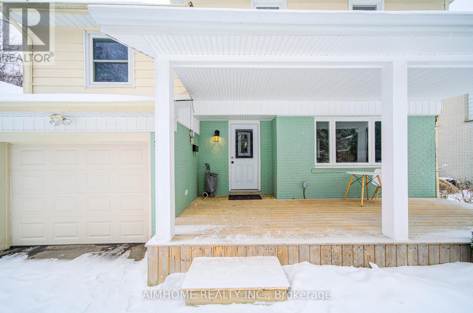 222 Richmond Street, Richmond Hill, Ontario  L4C 3Y8 - Photo 2 - N12683376